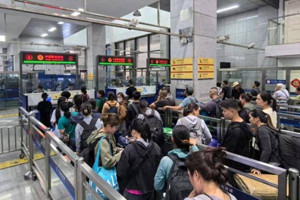 诚信双盈配资 广西友谊关口岸今年旅检查验人数破100万人次