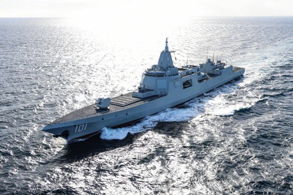 德益配资 单价仅8.3亿美元，055大驱数量引爆猜测，中国海军远洋战略迎转折
